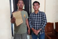 Masyarakat Kangean saat melaporkan Bupapti Sumenep ke Pengadilan