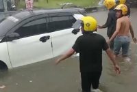 Banjir melanda sejumlah daerah di Kota Sumenep. (Doc. TimesIN).