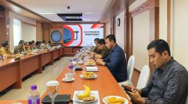 Momen diskusi di UTM, membahas Provinsi Madura  didorong segara naik meja Presiden Prabowo Subianto.