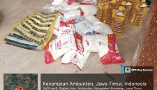 Foto : Bantuan Bahan Pokok yang diserahkan ke masyarakat