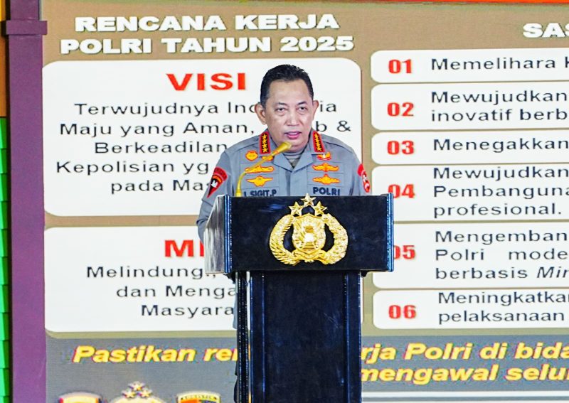 Kapolri Jenderal Listyo Sigit Prabowo, saat menyampaikan sambutan dalam acara penutupan SDM dan Slog.