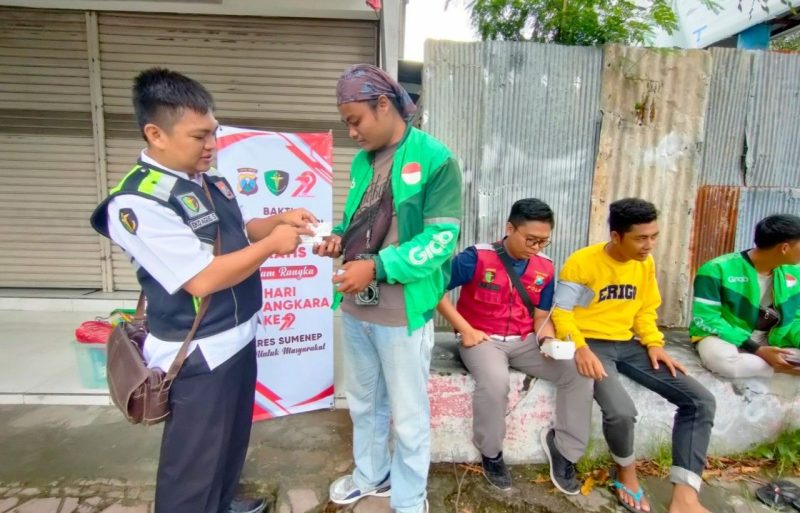 Suasa Pemeriksaan kesehatan gratis yang diselenggarakan Polres Sumenep.