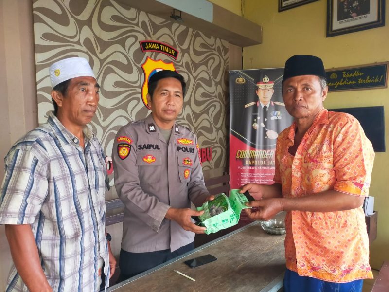Warga Masalembu kembali serahkan 3 Kg paket sabu ke Polres Sumenep.