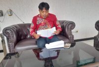 Farid Gaki saat menghadiri panggilan Inspektorat Sumenep, prihal permohonan audit Dana Desa Batang-batang Daya.
