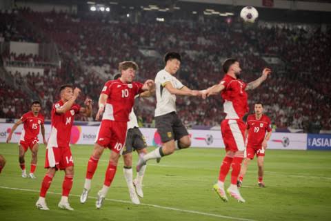 Foto :Pertandingan Timnas Indonesia vs China. 
Dalam Ajang Kualifikasi Piala Dunia Zona Asia 