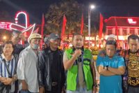 Foto: Sejumlah koordinator lapangan aksi bersama perwakilan elemen masyarakat Jawa Timur saat memberikan keterangan pers di depan Gedung Negara Grahadi, Surabaya, terkait rencana demo besar-besaran 