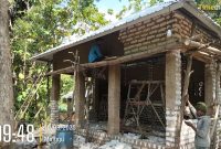 Foto : Pembangunan Musolla Umum Detikzone di Desa Jadung, Kecamatan Dungkek, Sumenep, yang kini telah mencapai progres sekitar 70 persen, Minggu (10/8/2025).
