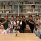 Foto: Para anggota Komunitas Pradilan Semu JUSTFORCE Universitas Bahaudin Mudhary Madura (UNIBA Madura) berpose bersama setelah menyampaikan sikap penolakan terhadap wacana penetapan Soeharto sebagai Pahlawan Nasional, di Sumenep, Senin (10/11/2025).
(Dok. JUSTFORCE UNIBA Madura)