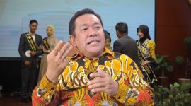 Foto : Rektor UNIBA Madura, Prof. Rachmad Hidayat