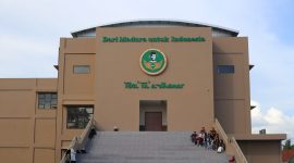 Foto : Kampus Universitas Bahaudin Mudhary (UNIBA) Madura tampak dari depan, lokasi yang kini menjadi sorotan akibat polemik Duta Kampus