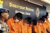 Foto: keterangan pers terkait penetapan enam anggota Yanma Mabes Polri sebagai tersangka kasus pengeroyokan yang menyebabkan seorang debt collector meninggal dunia di Kalibata, Jakarta Selatan,