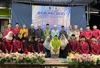Foto: foto bersama panitia iechip Pai, ketua yayasan dan semua guru Khairul Falah, bungbaruh, Kadur, Pamekasan