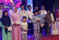 Foto: Anak-anak yatim menerima santunan PAMDAS pada acara Ramadhan di Sumenep.