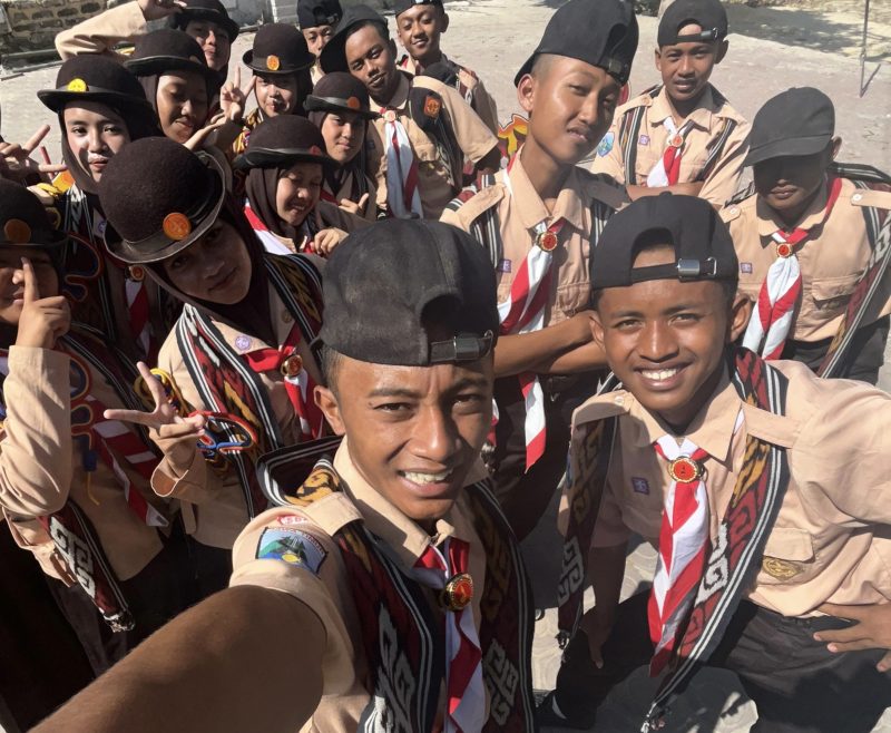 Foto: Peserta Pramuka PMH berpose bersama saat mengikuti rangkaian kegiatan Jamsta 2026, Jambore Swasta yang digagas sebagai ruang pembinaan karakter, kreativitas, dan kepemimpinan generasi muda.