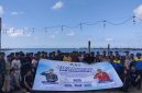 Foto; Sejumlah mahasiswa UIN Madura bersama personel Kodim 082 Pamekasan berfoto bersama usai melaksanakan aksi bersih-bersih pantai dalam kegiatan karya bakti, sebagai wujud sinergi menjaga kelestarian lingkungan pesisir.