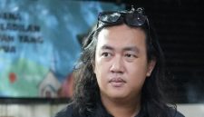Foto: Sosok Andrie Yunus, aktivis KontraS yang tak lelah menyuarakan HAM meski menjadi korban kekerasan. Koalisi Masyarakat Sipil kini berjuang memastikan kasus penyiraman air keras terhadapnya mendapatkan keadilan sejati melalui proses peradilan yang transparan