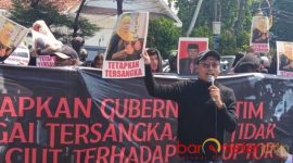 Sejumlah aktivis Jaka Jatim menyuarakan desakan kepada Komisi Pemberantasan Korupsi agar segera menahan 16 tersangka kasus korupsi dana hibah Jawa Timur yang hingga kini belum ditindaklanjuti.