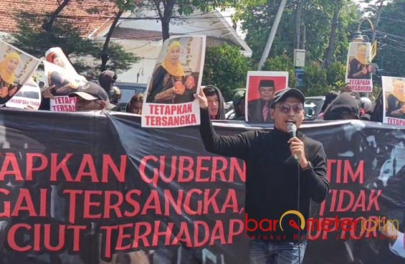 Sejumlah aktivis Jaka Jatim menyuarakan desakan kepada Komisi Pemberantasan Korupsi agar segera menahan 16 tersangka kasus korupsi dana hibah Jawa Timur yang hingga kini belum ditindaklanjuti.