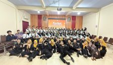 foto:
Peserta, panitia, dan dewan juri berfoto bersama usai pelaksanaan audisi Pemilihan Duta Kampus 2026 di Universitas Islam Negeri Madura, yang berlangsung di Aula Fakultas Syariah, Minggu (3/5/2026).