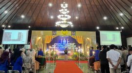 Foto; Ketua Fraksi PKB DPRD Pamekasan, Moh Faridi, saat menyampaikan orasi dalam pelantikan Pengurus PMII Rayon Mandilaras Komisariat UIN Madura Cabang Pamekasan dan refleksi Harlah PMII ke-66 di Pendopo Ronggosukowati.