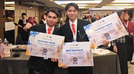 Foto; Naufal El Fany, mahasiswa IDB Pamekasan asal Gili Raja, Sumenep, saat mengikuti International Conference Santri Mendunia (ICSM) Batch 5 di Malaysia, Singapura, dan Thailand, 6–12 Mei 2026, dan berhasil meraih The 1st Best Group.
