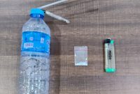 Foto: Barang bukti yang diamankan Satresnarkoba Polresta Sumenep dalam pengungkapan kasus dugaan penyalahgunaan narkotika jenis sabu, berupa satu poket plastik klip berisi kristal putih yang diduga sabu, seperangkat alat hisap (bong), dan satu buah korek api gas.