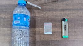 Foto: Barang bukti yang diamankan Satresnarkoba Polresta Sumenep dalam pengungkapan kasus dugaan penyalahgunaan narkotika jenis sabu, berupa satu poket plastik klip berisi kristal putih yang diduga sabu, seperangkat alat hisap (bong), dan satu buah korek api gas.