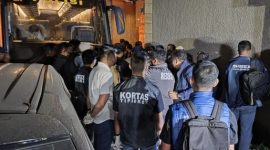 Foto: Suasana penggeledahan ruko di Cipete, Jakarta Selatan, oleh Polda Metro Jaya dan Kortas Tipikor Polri. Sumber foto: detikcom.
