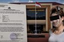 Foto: Oknum LC berinisial S yang wajahnya telah disamarkan, bersama Surat Tanda Penerimaan Laporan (STPL) di Polres Sumenep terkait dugaan pencemaran nama baik melalui media sosial