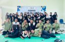 Foto: Mahasiswa KKN Posko 01 Desa Kadur UIN Madura dan UKM Public Speaking STAIFA Kadur berfoto bersama usai kegiatan Meet and Greet, Sharing and Caring, serta Out Bond Kolaboratif di Desa Kadur.