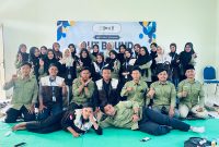 Foto: Mahasiswa KKN Posko 01 Desa Kadur UIN Madura dan UKM Public Speaking STAIFA Kadur berfoto bersama usai kegiatan Meet and Greet, Sharing and Caring, serta Out Bond Kolaboratif di Desa Kadur.