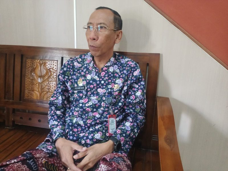 foto: Kepala Bapenda Sumenep Ferdiansyah Tetrajaya saat menyampaikan kebijakan diskon piutang PBB-P2 hingga 81 persen dalam rangka HUT ke-81 Kemerdekaan RI.