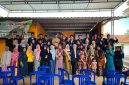 foto: Mahasiswa KKN Posko 3 Desa Pasanggar bersama masyarakat dan peserta seminar berfoto bersama usai kegiatan Seminar Pengembangan UMKM di Desa Pasanggar, Kecamatan Pegantenan, Pamekasan.