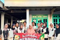 foto: Mahasiswa KKN UIN Madura Posko 25 bersama pelaku UMKM Desa Seddur dalam kegiatan pendampingan dan pengembangan inovasi produk olahan tape.