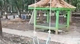Keterangan Foto: Gazebo atau tempat bersantai yang disediakan pengelola di kawasan Wisata Olbak, Desa Jukong-Jukong, Kecamatan Kangayan, Kepulauan Kangean, Sumenep.
