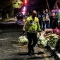 Foto: Anggota Satlantas Polresta Sumenep membantu mengamankan dan mengangkut muatan sayuran milik korban kecelakaan tunggal di Jalan Trunojoyo, Desa Gedungan, Kecamatan Batuan, Kabupaten Sumenep, Kamis (6/8/2026) dini hari.
