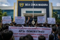 Gambar ilustrasi Rencana aksi ke BC Madura terkait penanganan kasus Penangkapan Rokok Bodong yang berakibat tersangkanya dua Orang sopir dan kernet sementara oknum yang diduga pengendali masih bersetatus sebagai saksi