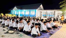 Foto: Peserta PAB FKMSB Pamekasan 2026 mengikuti rangkaian closing ceremony pengaderan di Yayasan Hidayatul Ulum, Mapper, Proppo, Pamekasan. (Dok. FKMSB)