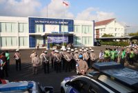 foto: Personel Satlantas Polresta Sumenep mengikuti Apel HUT Lalu Lintas Bhayangkara Ke-71 di Lapangan SATPAS Polresta Sumenep.