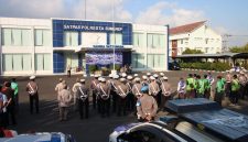 foto: Personel Satlantas Polresta Sumenep mengikuti Apel HUT Lalu Lintas Bhayangkara Ke-71 di Lapangan SATPAS Polresta Sumenep.