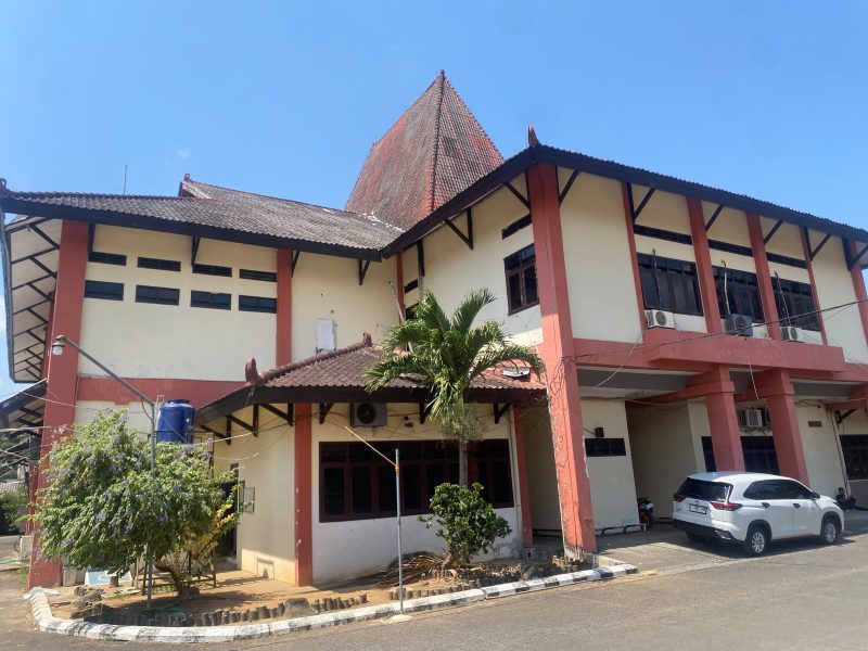 Keterangan foto:

Pengadilan Negeri Sumenep Kelas IB, Kabupaten Sumenep, Jawa Timur.
