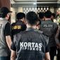 Tim Kortastipidkor Mabes Polri bersama Subdit Tipidkor Polda Sulawesi Selatan saat melakukan penggeledahan di ruang kerja dan Rumah Jabatan Bupati Gowa, Senin (21/9/2026),