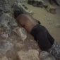 Jasad seorang pria ditemukan di kawasan pinggir pantai Dusun Buddakan, Desa Pekandangan Barat, Kecamatan Bluto, Sumenep, Selasa (22/9/2026) petang. Identitas dan penyebab kematian korban masih dalam proses penyelidikan petugas.