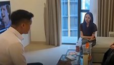 Selebgram Jule saat berada di sebuah apartemen di kawasan Cilandak, Jakarta Selatan. Jule diamankan polisi pada 14 September 2026 dalam pengembangan kasus dugaan penyalahgunaan vape yang mengandung etomidate. Polisi menyebut hasil pemeriksaan urine Jule positif etomidate dan menyita sejumlah cartridge vape dari lokasi.