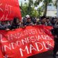Warga Madura menggelar istighasah dan mengawal pemeriksaan pengurus KMY di Polresta Yogyakarta.