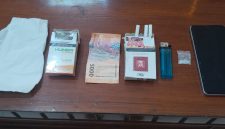 Foto:
Barang bukti yang diamankan Polsek Nonggunong dalam pengungkapan dugaan kasus penyalahgunaan narkotika jenis sabu di Kecamatan Nonggunong, Sumenep.
