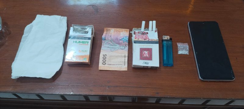 Foto:
Barang bukti yang diamankan Polsek Nonggunong dalam pengungkapan dugaan kasus penyalahgunaan narkotika jenis sabu di Kecamatan Nonggunong, Sumenep.